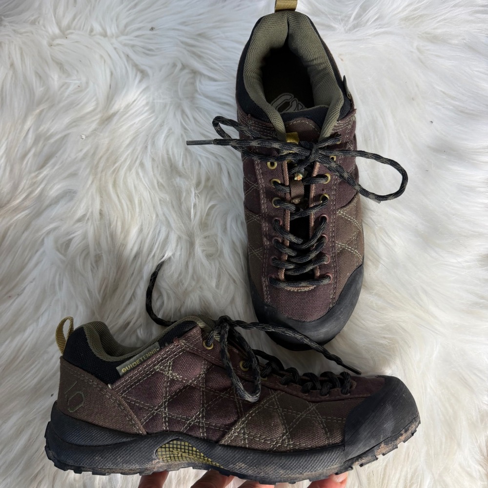 Five Ten Guide Tennie Womens Brown Canvas Hiking Approach Shoes Size 7.5